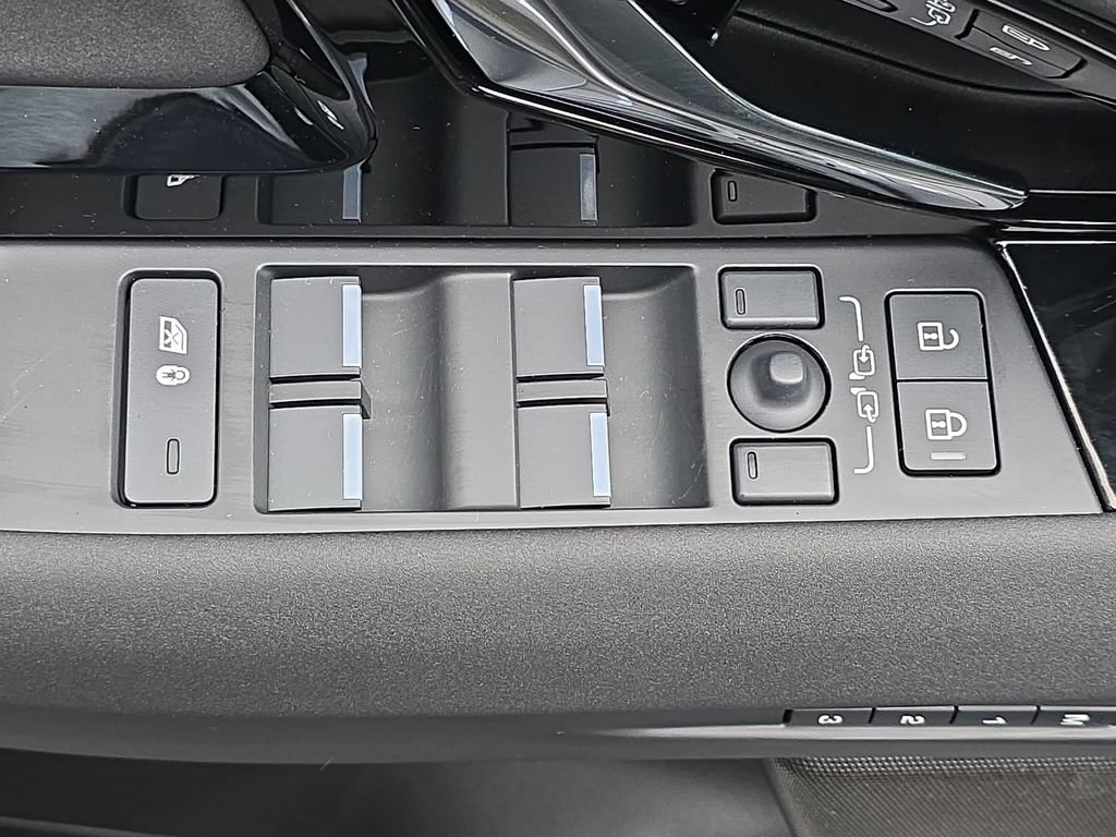 New 2026 Land Rover Range Rover Evoque S AWD/4WD image 29
