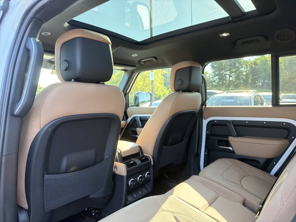 New 2026 Land Rover Defender 130 X-Dynamic SE AWD/4WD image 11