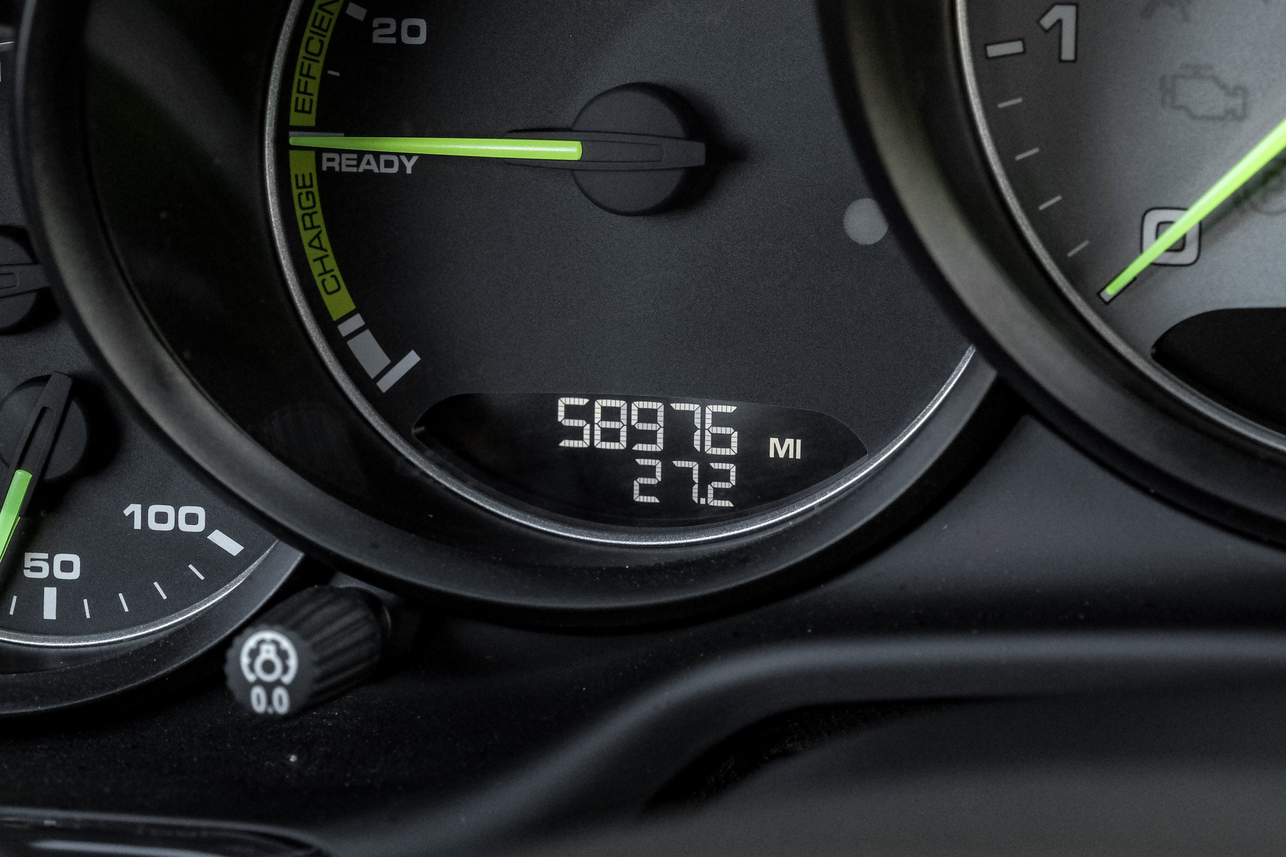 Used 2016 Porsche Panamera S w/ Premium Package Plus image 21