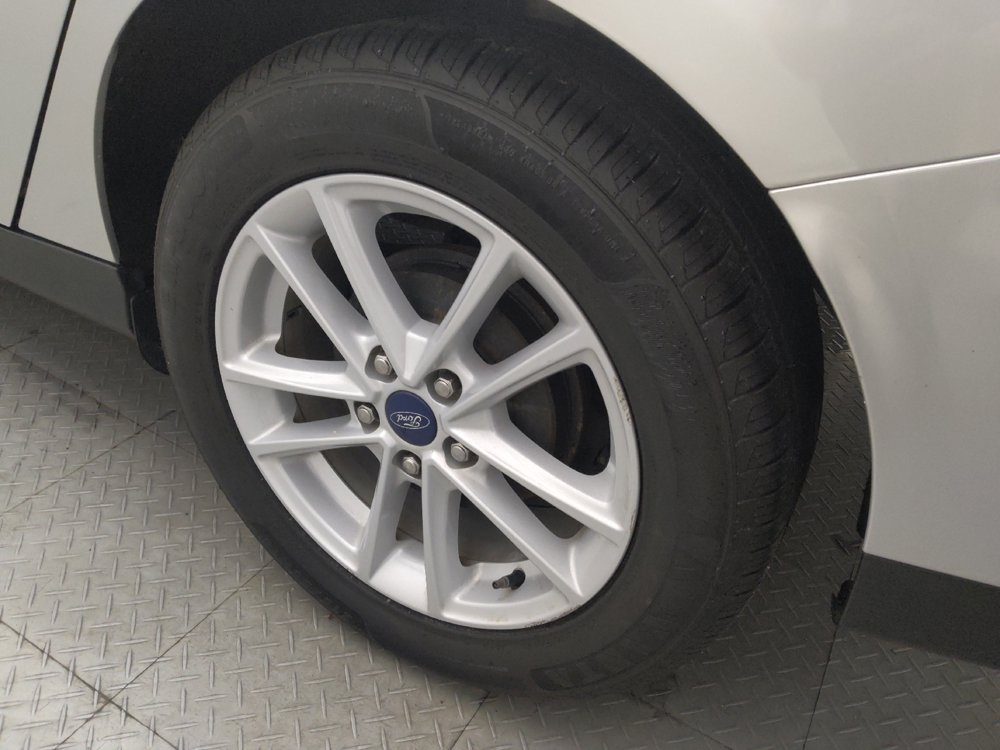 Used 2018 Ford Focus SE FWD image 31