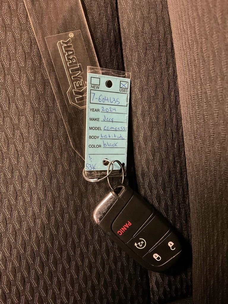 Used 2024 Jeep Compass Latitude image 36