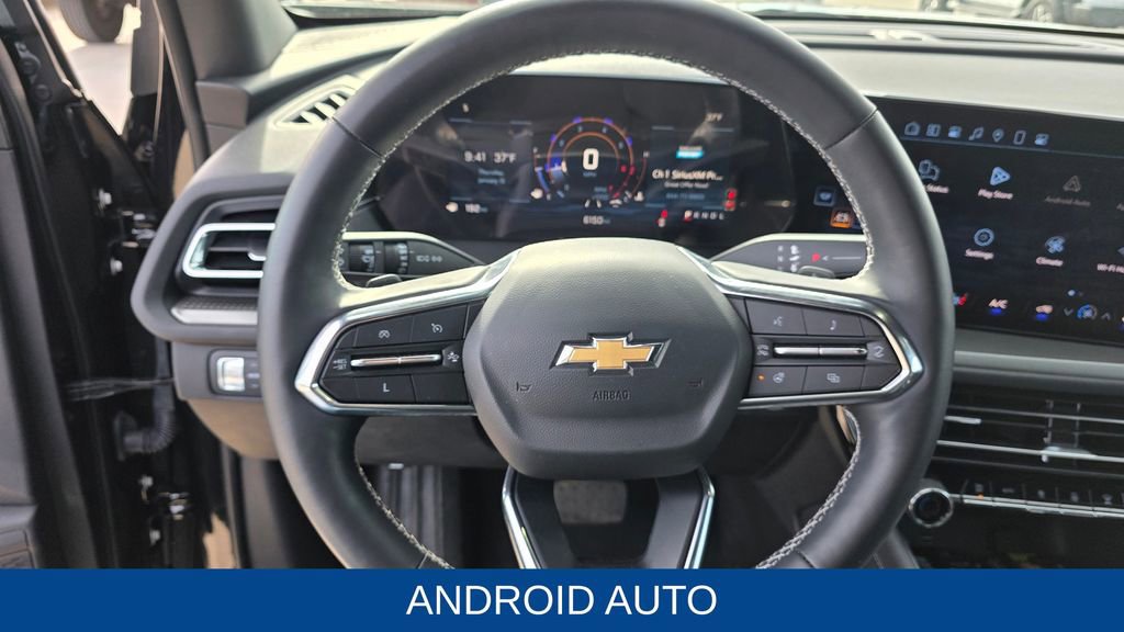 Used 2025 Chevrolet Traverse LT image 16