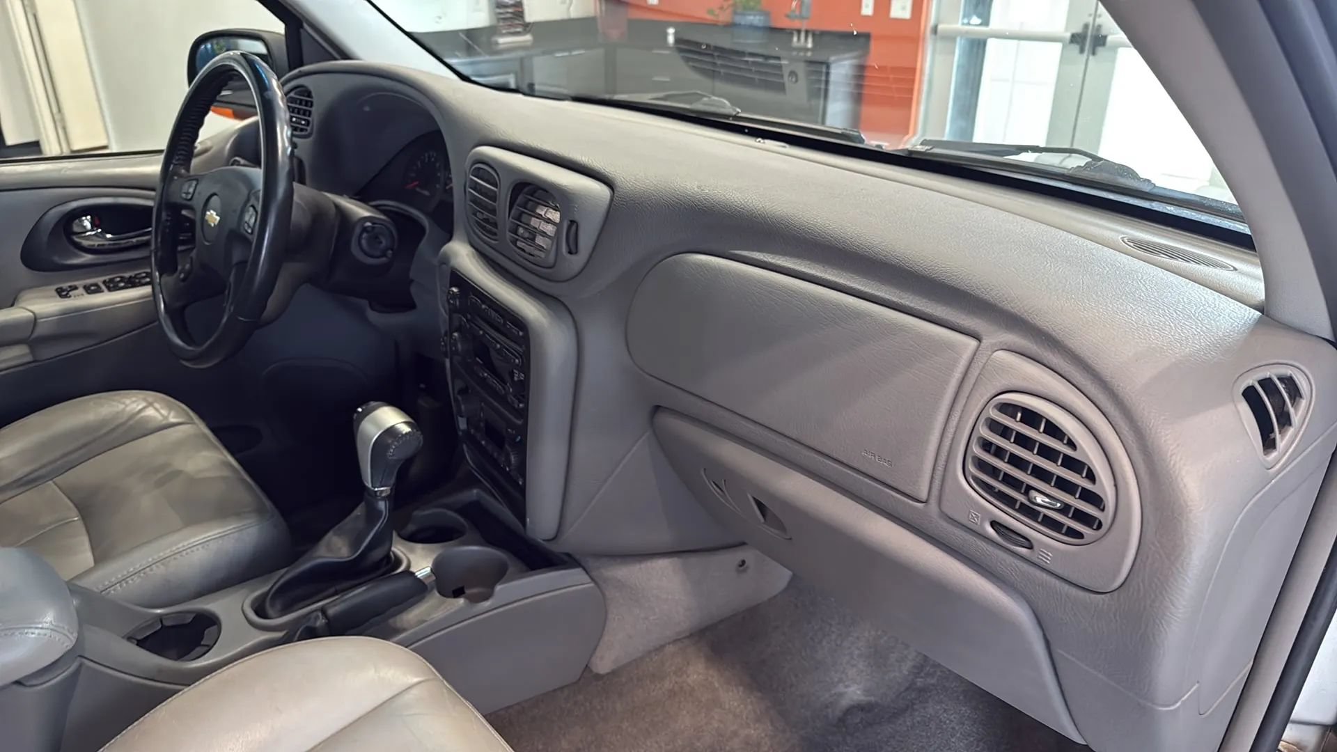 Used 2005 Chevrolet TrailBlazer LT RWD image 38
