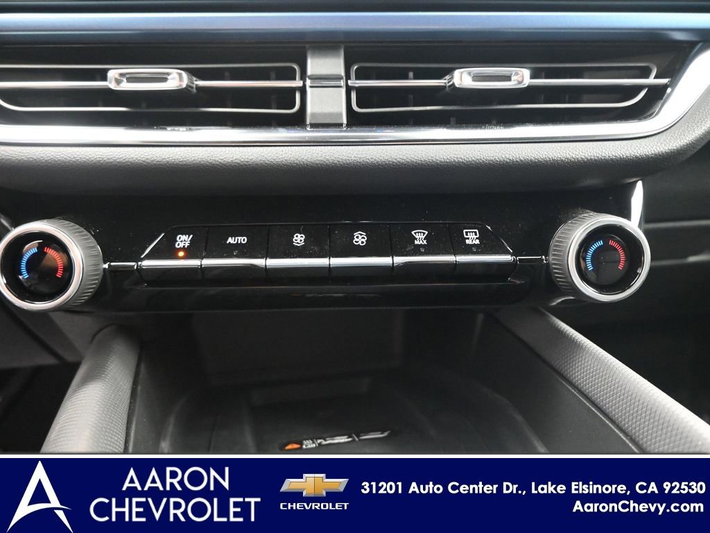 New 2025 Chevrolet Equinox EV LT w/ Convenience Package II image 11