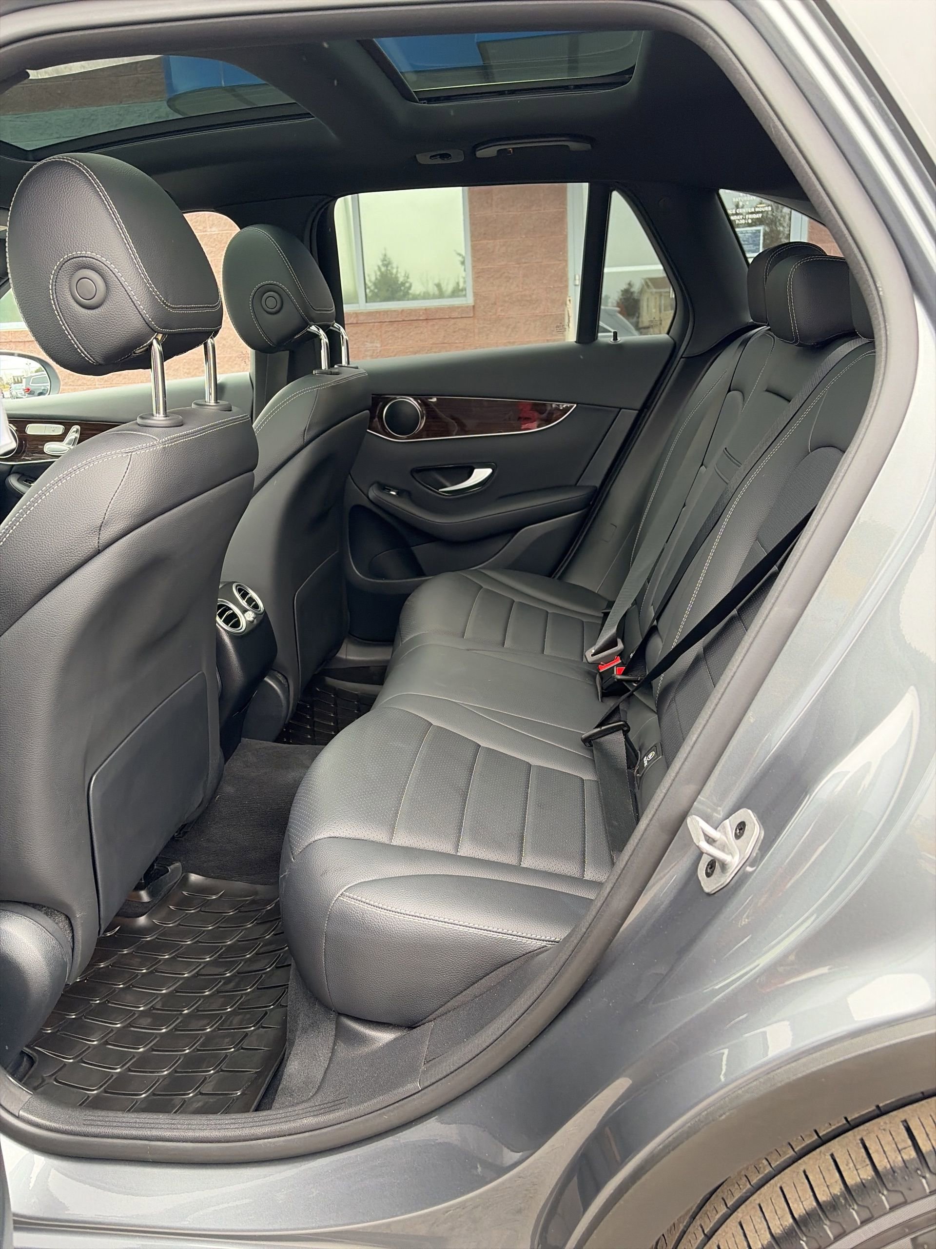 Used 2022 Mercedes-Benz GLC 300 4MATIC image 12