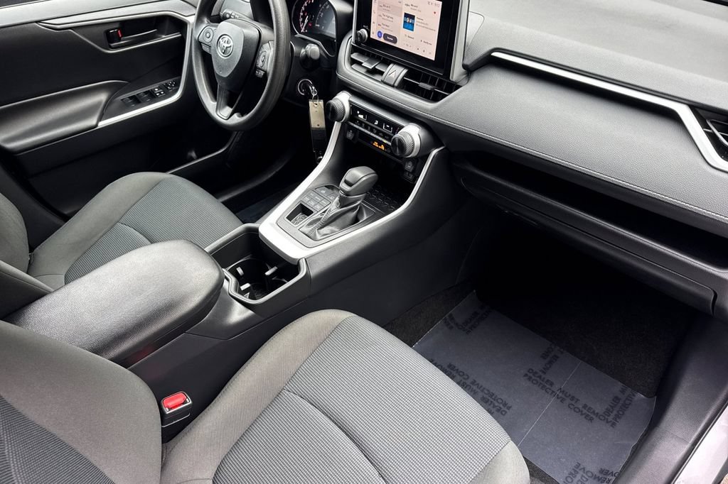 Certified 2024 Toyota RAV4 LE AWD/4WD image 15