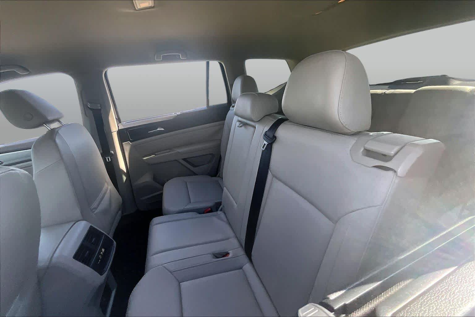 Used 2020 Volkswagen Atlas SE FWD image 19