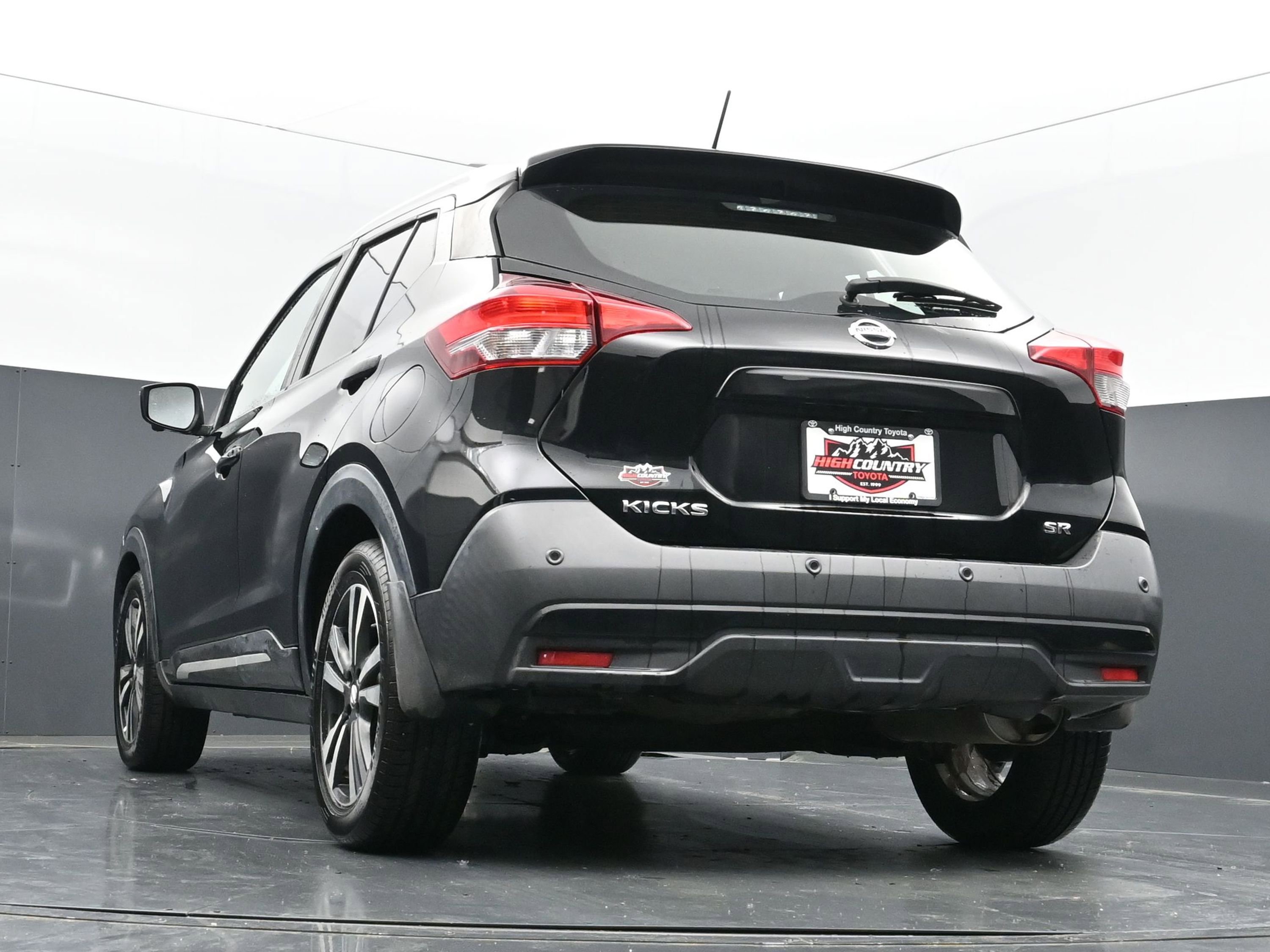 Used 2020 Nissan Kicks SR w/ SR Premium Package image 36