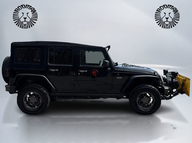 Used 2017 Jeep Wrangler Unlimited Sahara AWD/4WD image 4