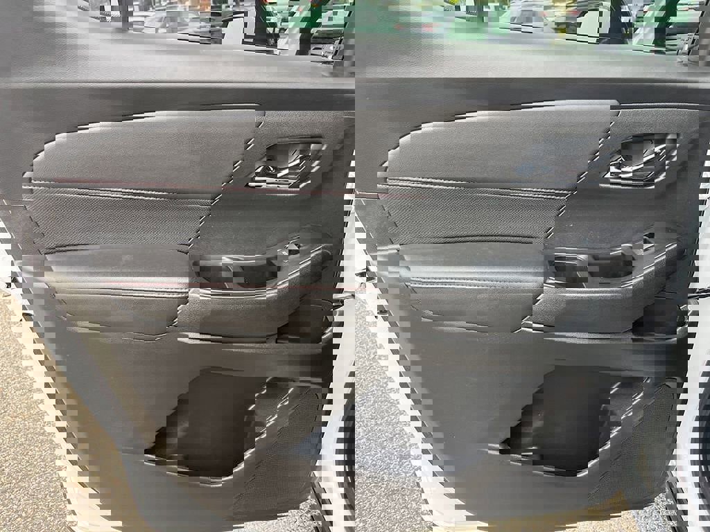 Used 2023 Chevrolet Traverse RS image 53