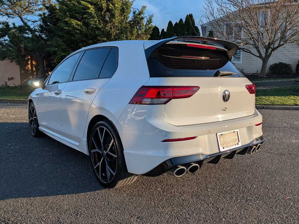Used 2024 Volkswagen Golf R image 8