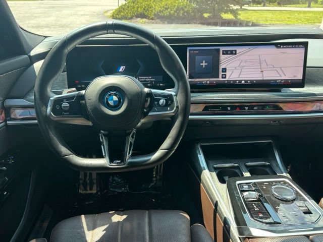 Used 2024 BMW i7 xDrive60 AWD/4WD image 21