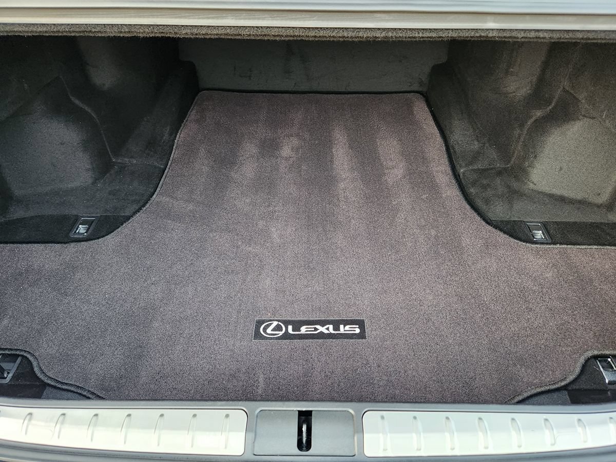 Used 2022 Lexus LS 500 w/ Interior Upgrade Package RWD image 54