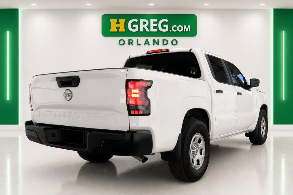 Used 2024 Nissan Frontier S RWD image 2