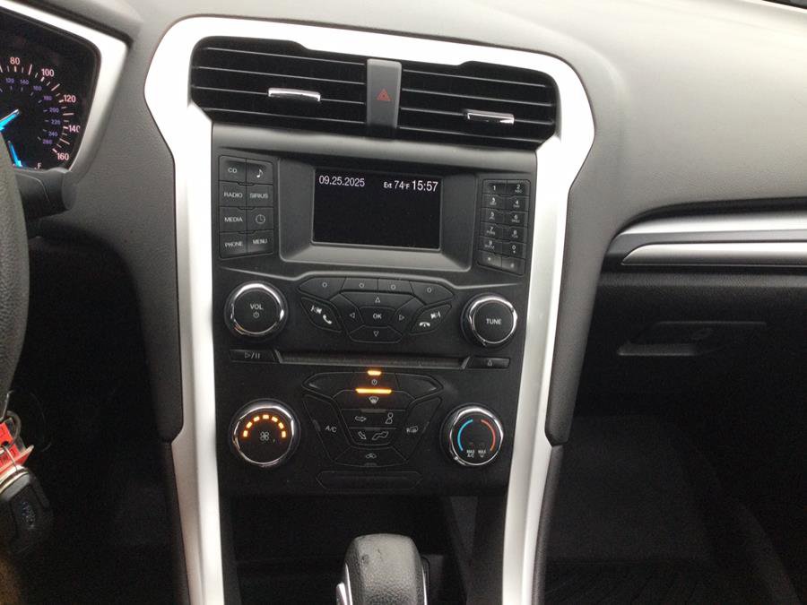 Used 2014 Ford Fusion SE FWD image 23