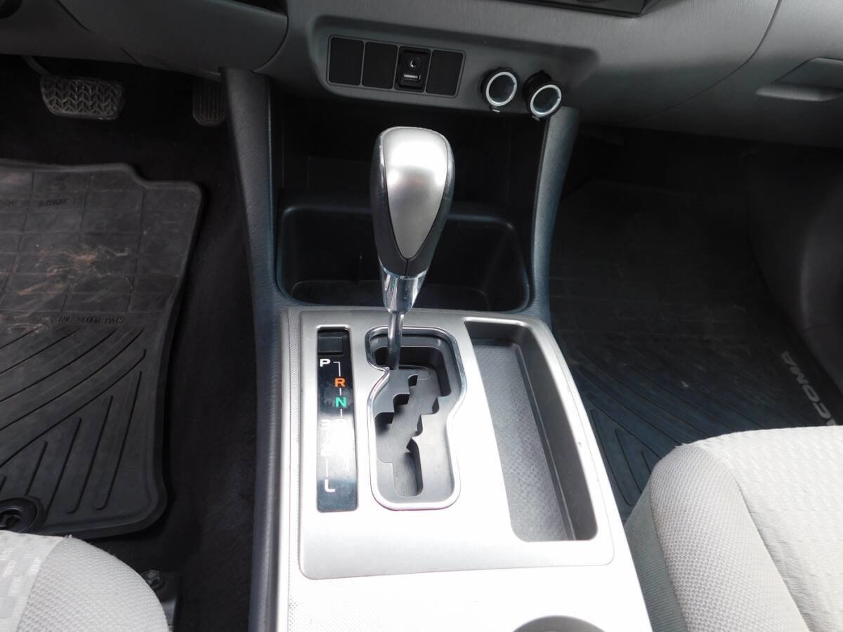 Used 2013 Toyota Tacoma PreRunner w/ SR5 Pkg RWD image 18