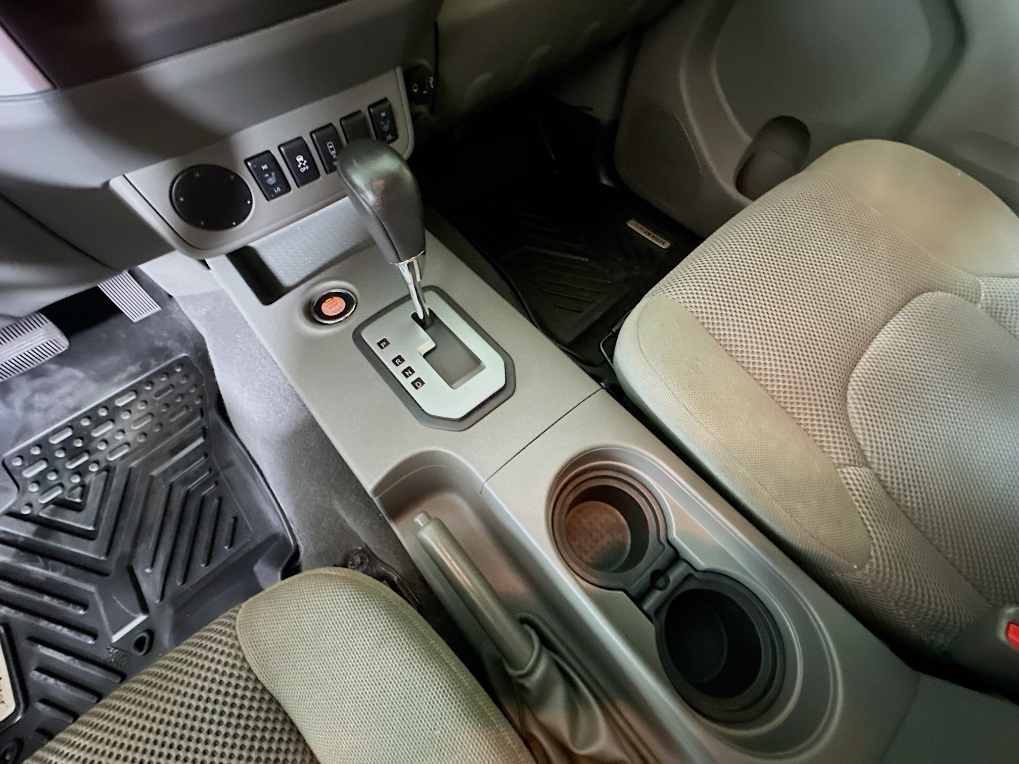 Used 2020 Nissan Frontier SV w/ Midnight Edition Floor Mats image 21