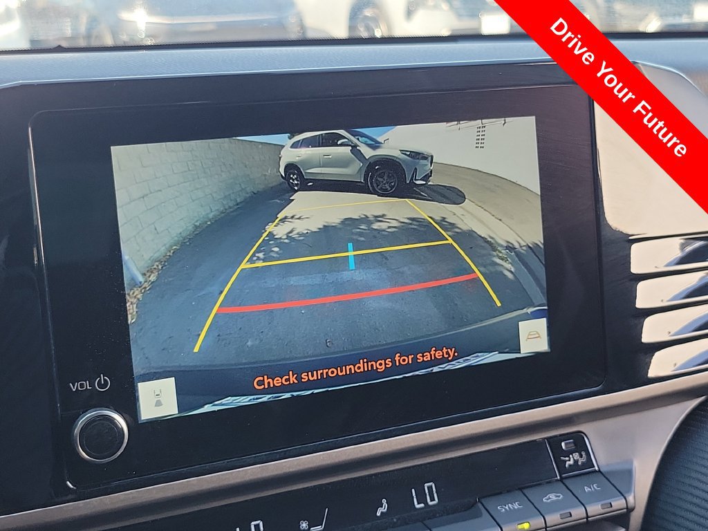 Used 2025 Toyota Camry SE w/ Convenience Package FWD image 11