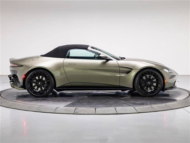 Used 2023 Aston Martin V8 Vantage Roadster RWD image 18