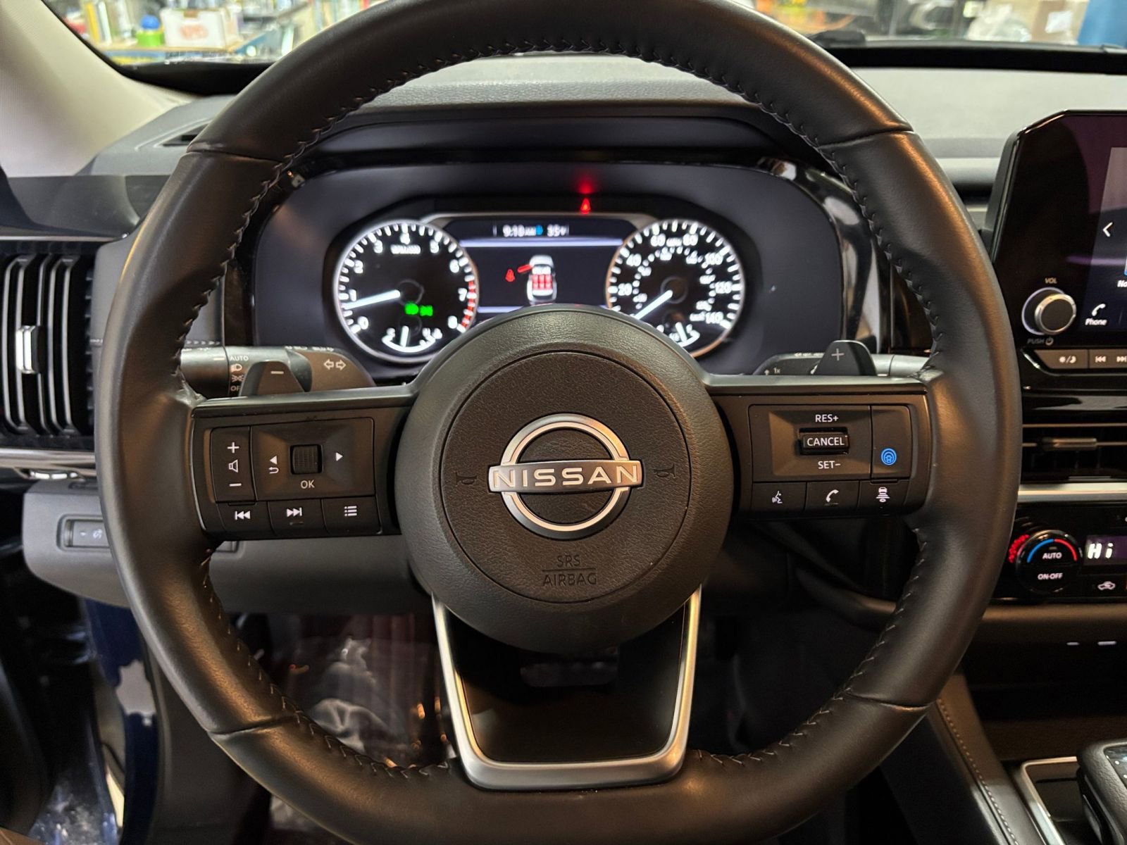 Used 2025 Nissan Pathfinder SV image 30