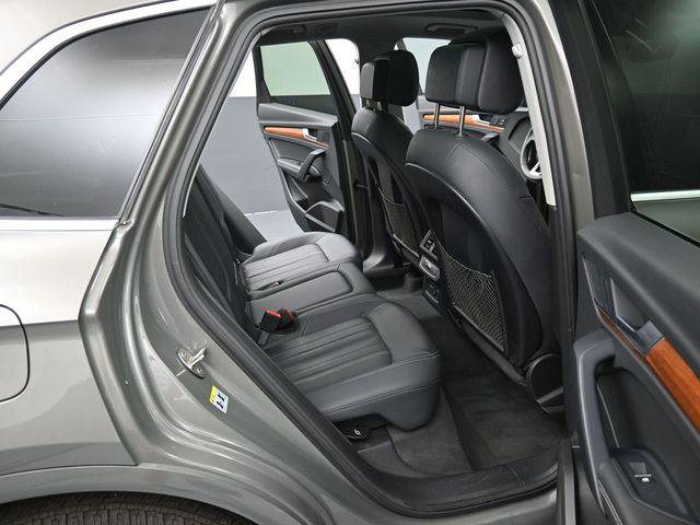 Used 2023 Audi Q5 2.0T Premium Plus w/ Premium Plus Package AWD/4WD image 32