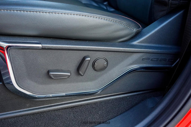 Used 2023 Ford F450 Lariat w/ FX4 Off-Road Package image 50