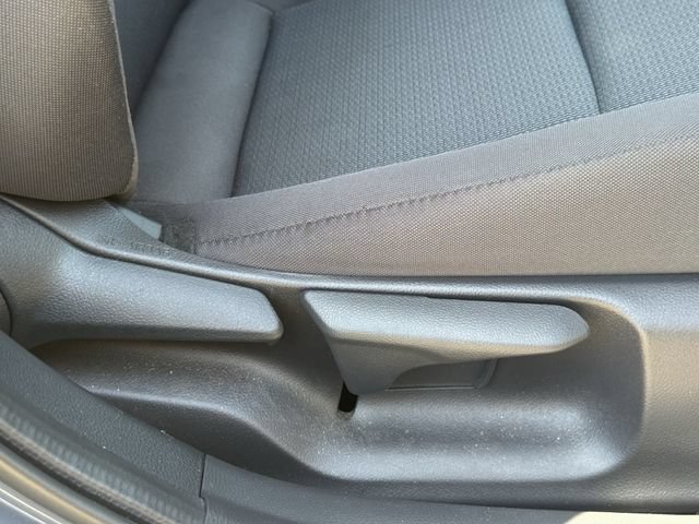 Used 2025 Toyota Prius LE FWD image 28