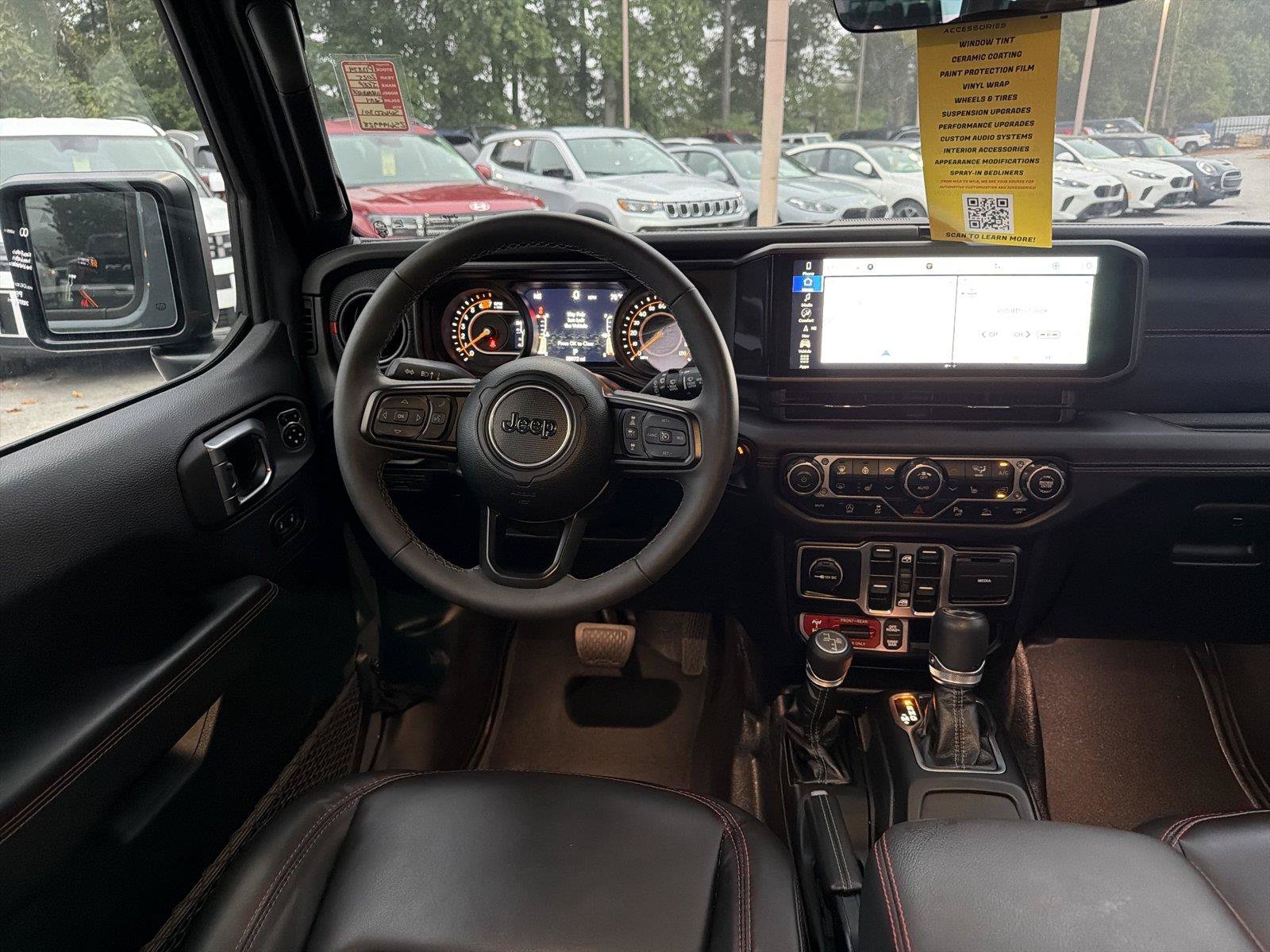 Used 2025 Jeep Wrangler Unlimited Rubicon AWD/4WD image 23