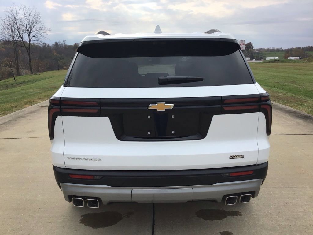 New 2026 Chevrolet Traverse LT w/ Driver Confidence Package image 4