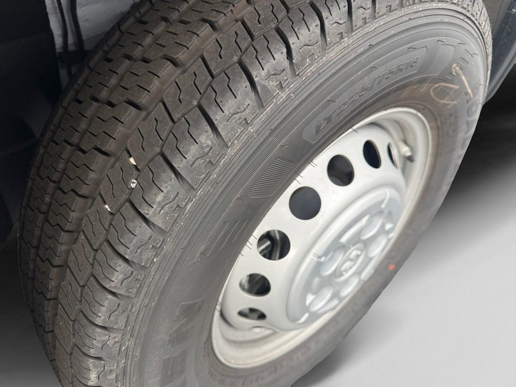 New 2026 RAM ProMaster 3500 w/ Premium Convenience Group image 19