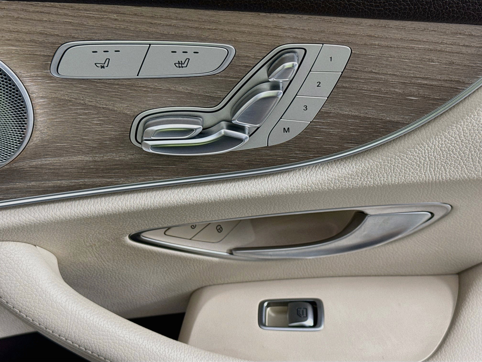 Used 2019 Mercedes-Benz E 450 Coupe w/ Parking Assistance Package image 24