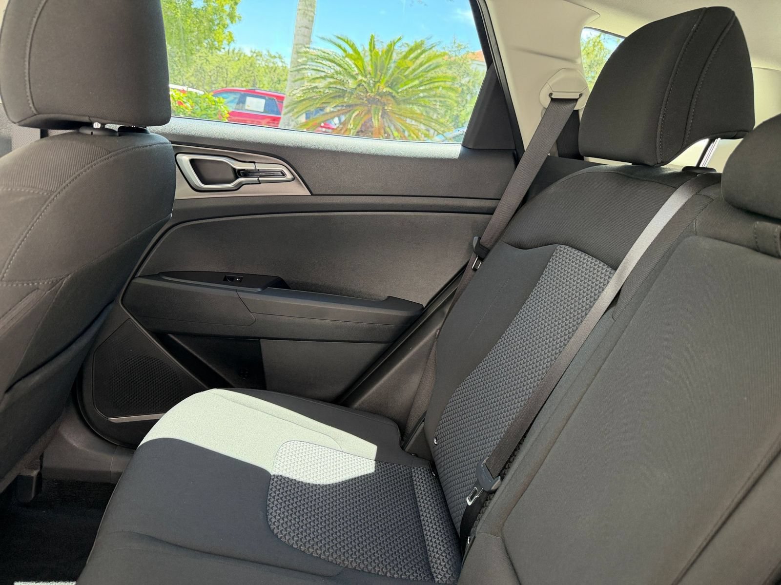 Used 2026 Kia Sportage LX FWD image 34