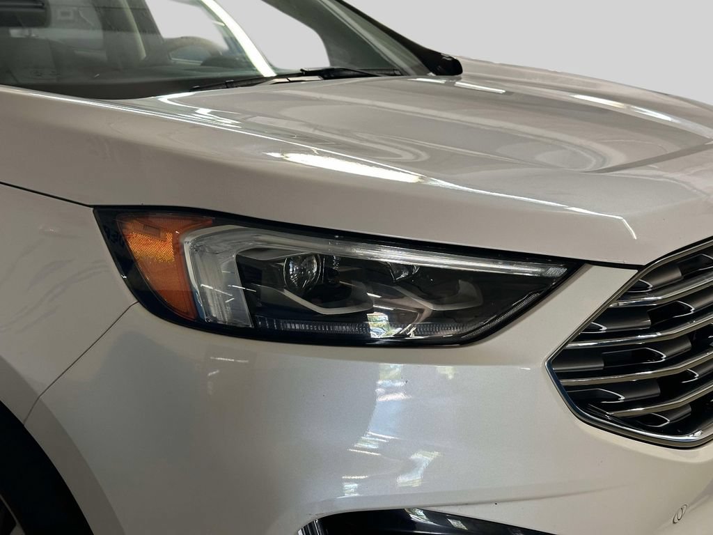 Used 2019 Ford Edge Titanium w/ Equipment Group 301A AWD/4WD image 13