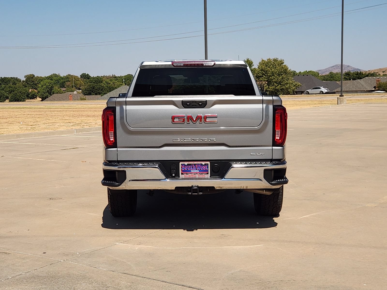 Used 2025 GMC Sierra 1500 SLT RWD image 8