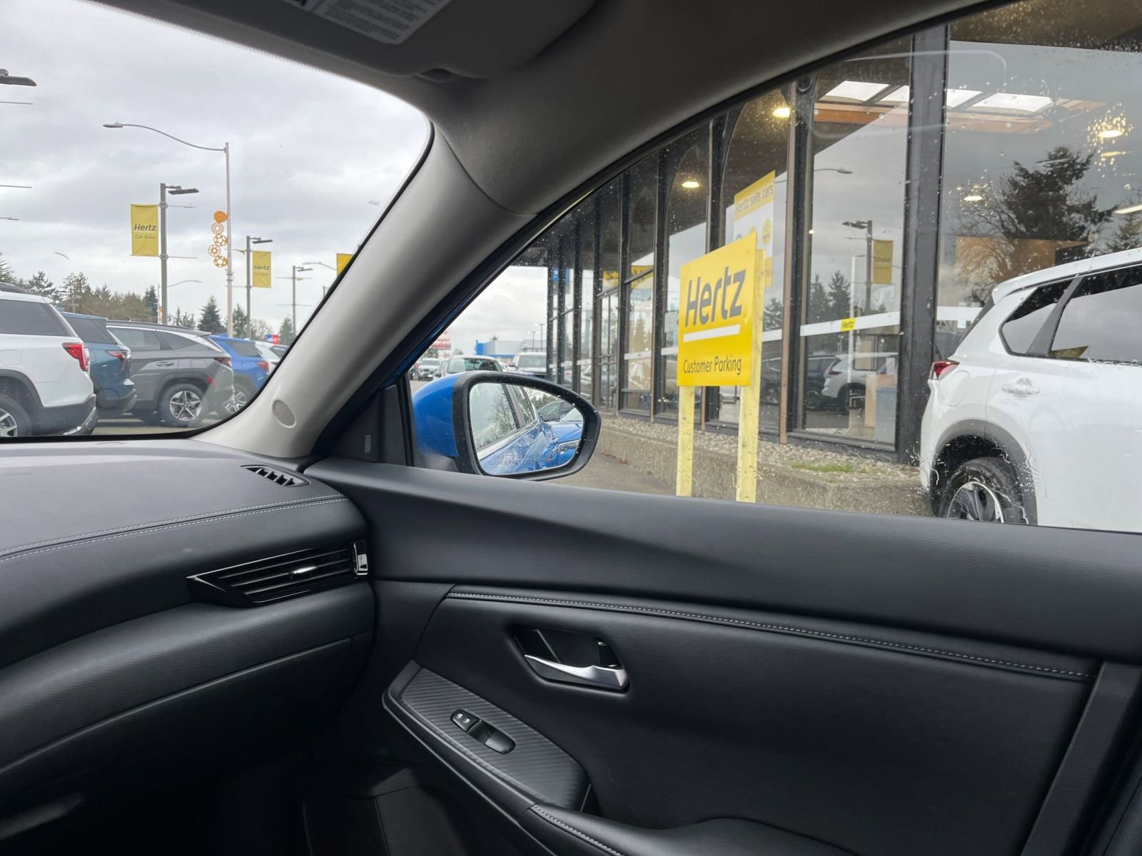 Used 2025 Nissan Sentra SV image 35