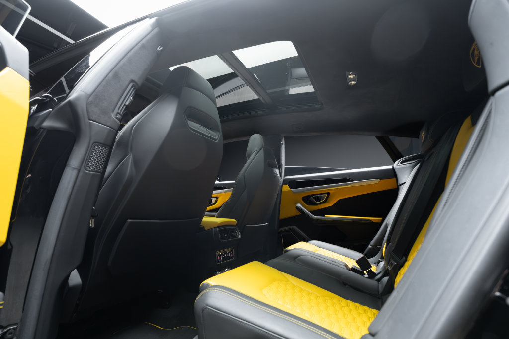 Used 2020 Lamborghini Urus AWD/4WD image 45