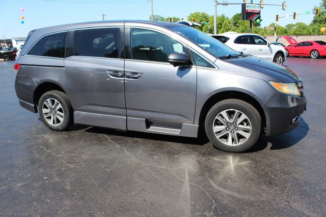 Used 2014 Honda Odyssey Touring Elite image 2