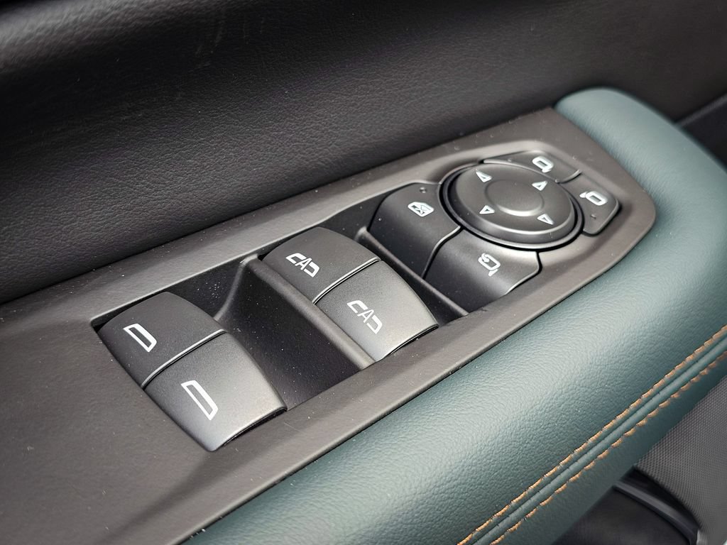 New 2026 GMC Yukon XL AT4 w/ AT4 Premium Plus Package AWD/4WD image 12