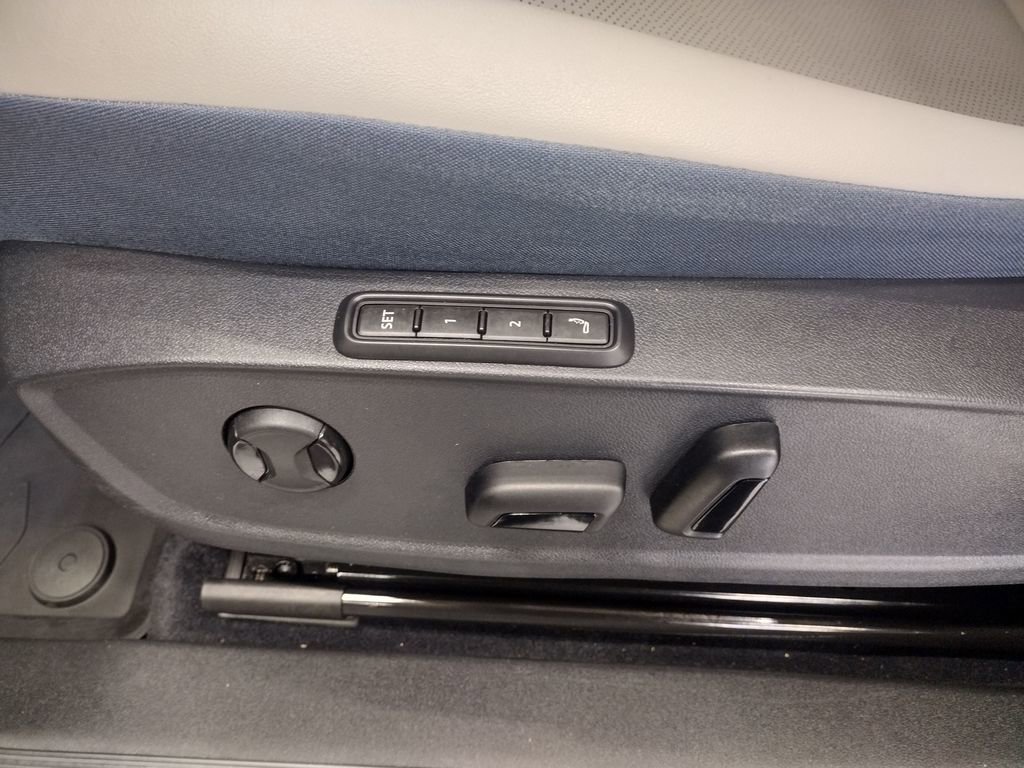 Used 2023 Volkswagen ID.4 Pro S AWD/4WD image 22