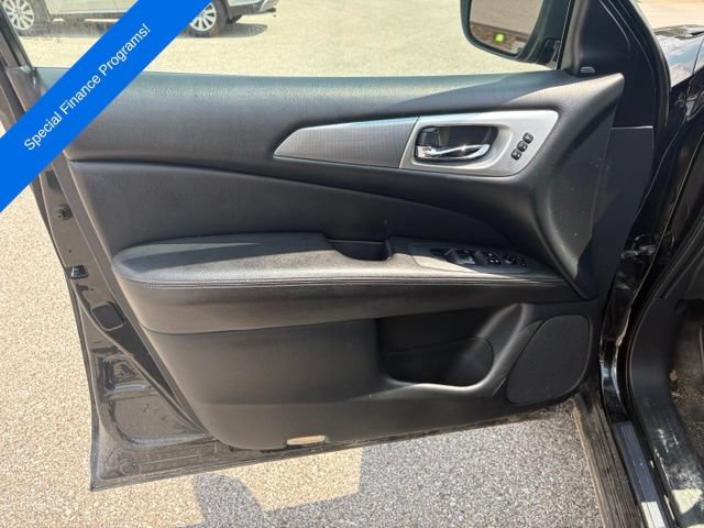 Used 2019 Nissan Pathfinder SL AWD/4WD image 11