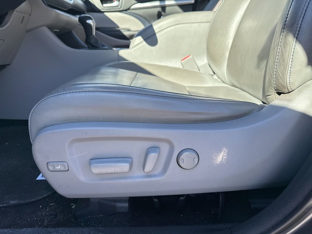 Used 2017 Toyota Highlander XLE image 18