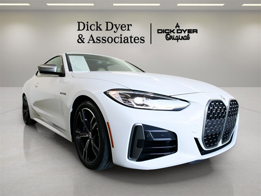 Used 2023 BMW M440i Coupe w/ Premium Package image 11