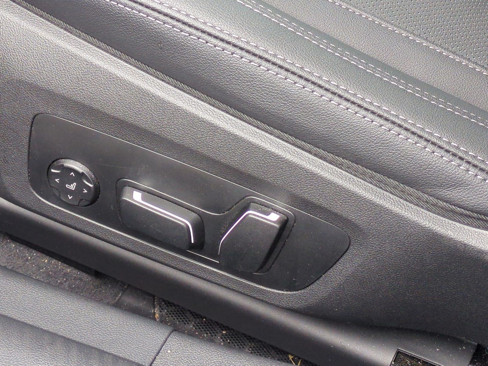Used 2025 BMW M440i RWD image 17