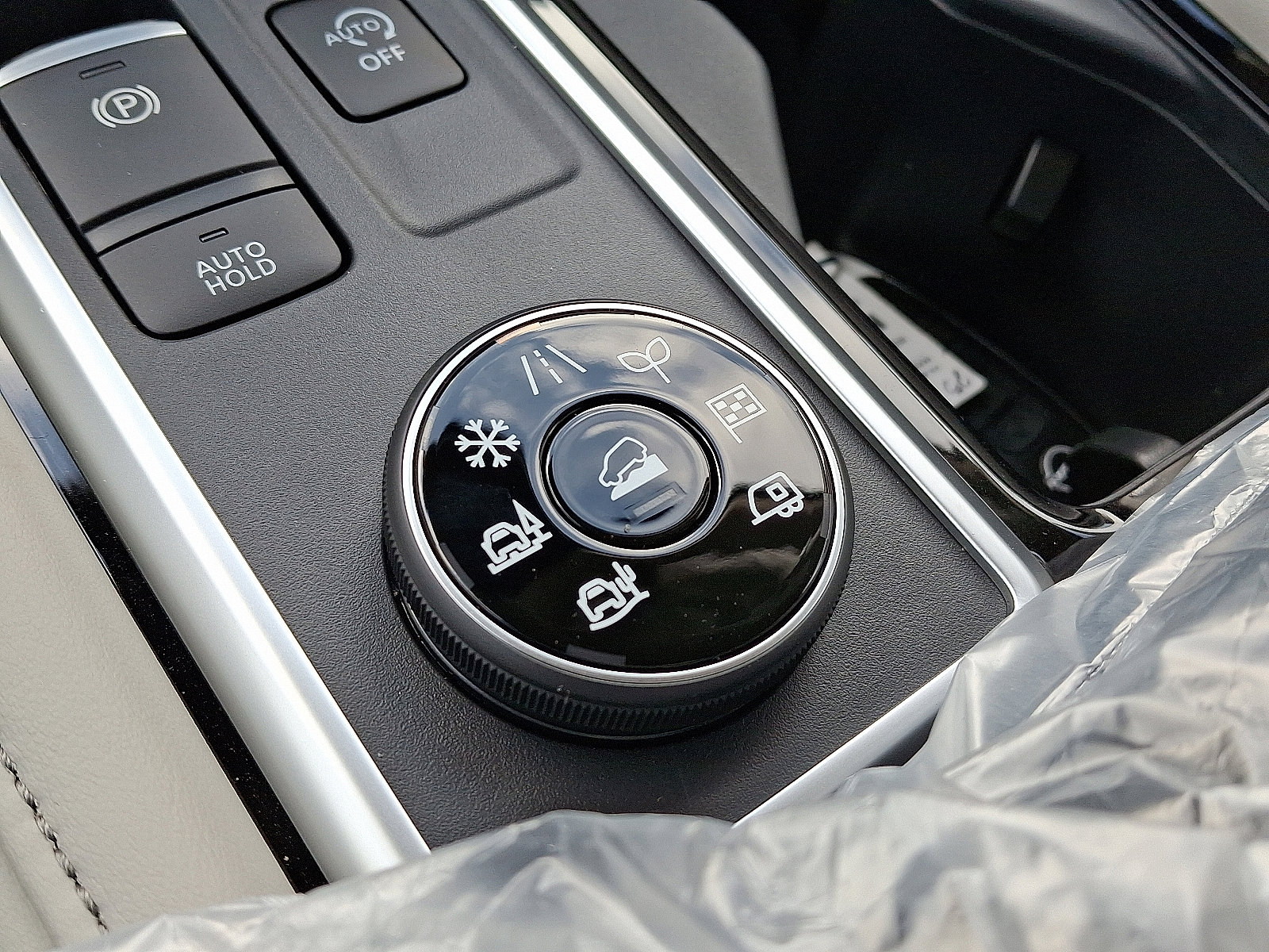 New 2025 Nissan Pathfinder SL image 15