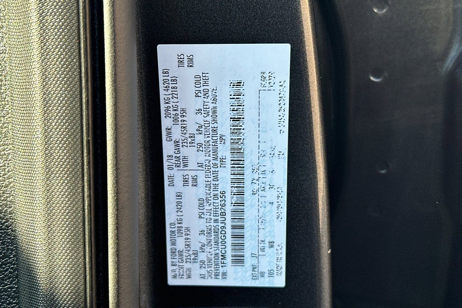 Used 2018 Ford Escape SE w/ SE Sport Appearance Package image 26