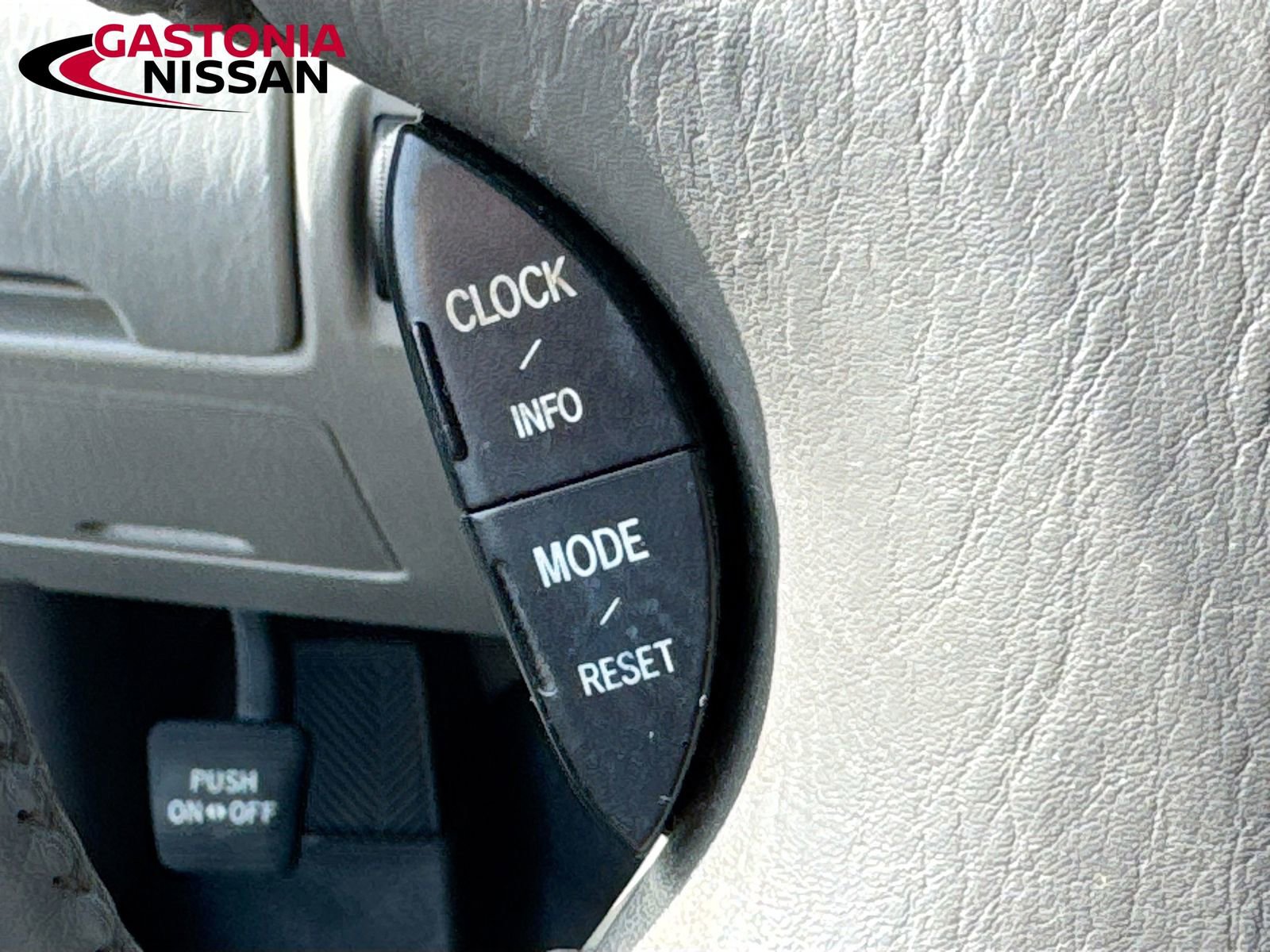 Used 2004 Toyota Camry XLE FWD image 13