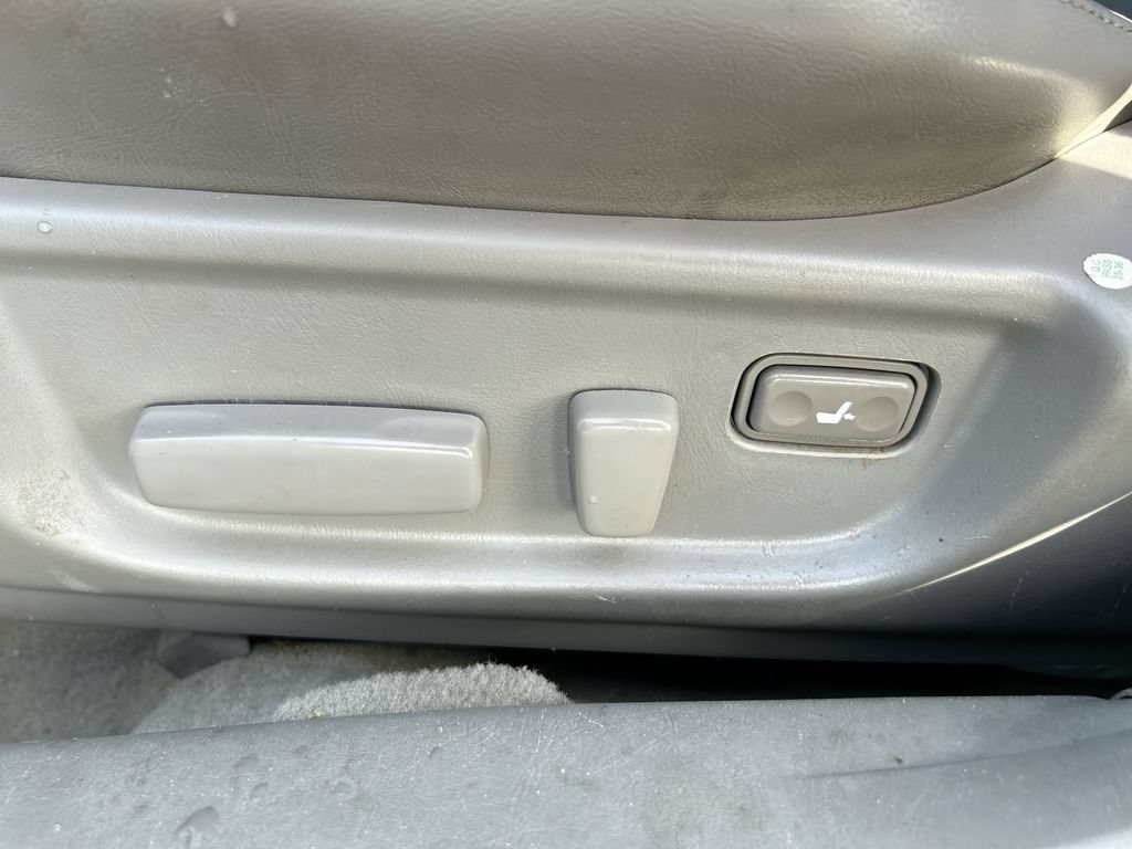 Used 2004 Toyota Avalon XL FWD image 12