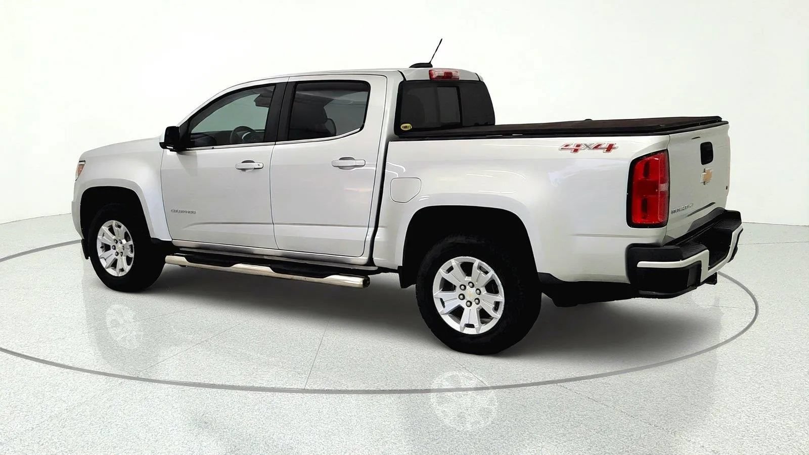 Used 2017 Chevrolet Colorado LT w/ LT Convenience Package AWD/4WD image 4