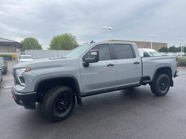 Used 2025 Chevrolet Silverado 2500 ZR2 w/ Technology Package image 1