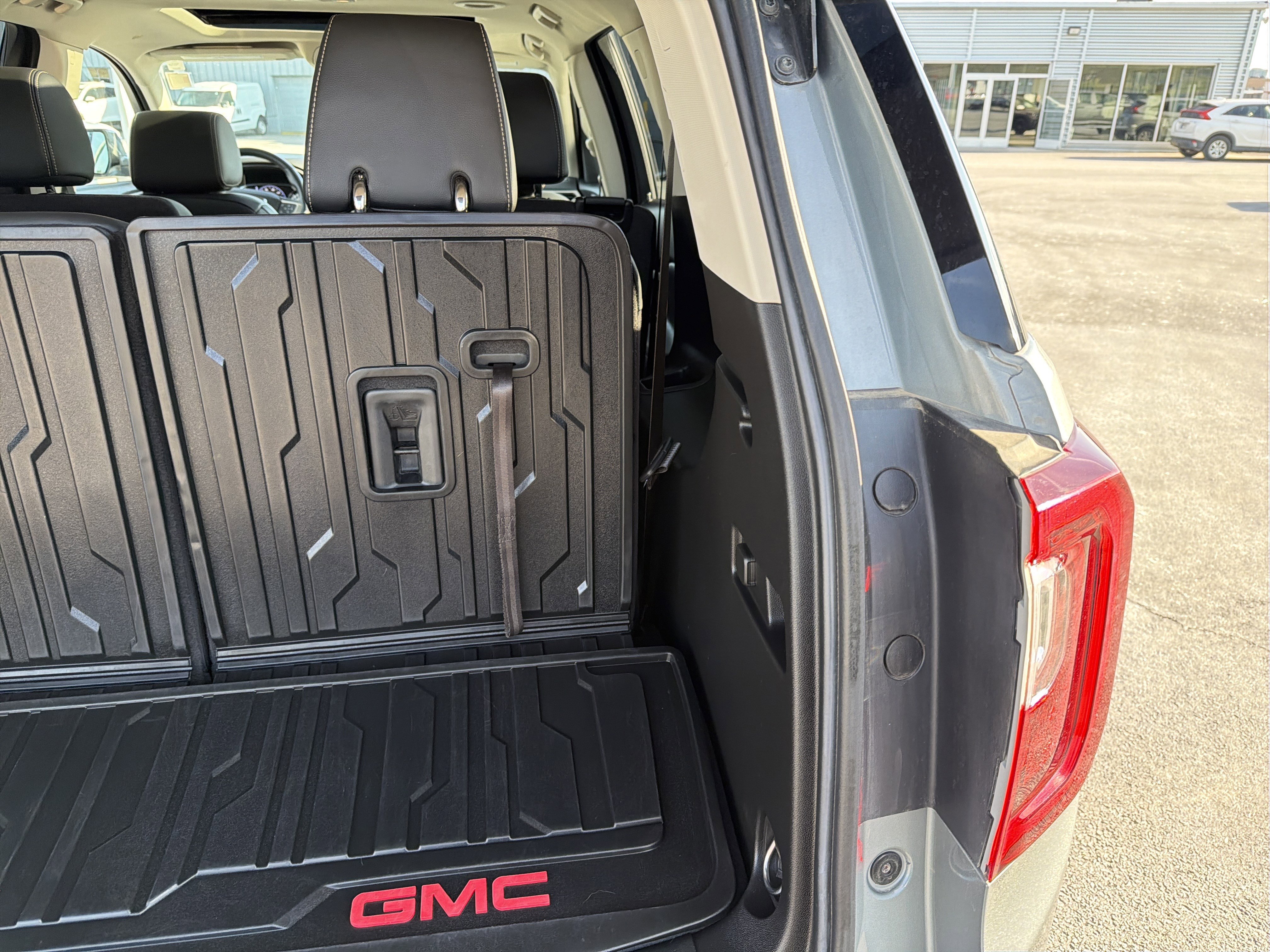 Used 2023 GMC Acadia Denali w/ Denali Technology Package image 94